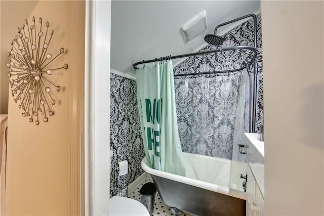 514 Knoll St, Central North Side, PA 15212 - bathroom with shower / bathtub combination with curtain and toilet