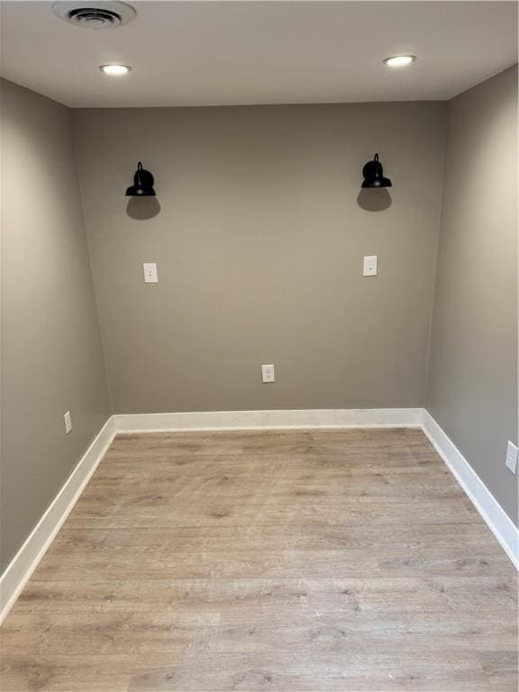 514 Knoll St, Central North Side, PA 15212 - unfurnished room with light wood-style flooring, baseboards, and recessed lighting