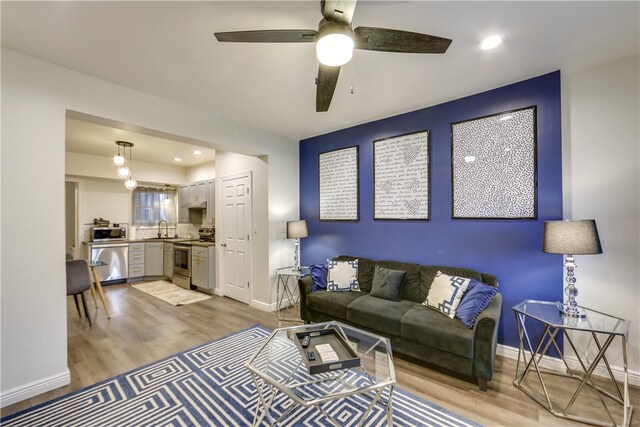 514 Knoll St, Central North Side, PA 15212 - living area featuring light wood-type flooring, a ceiling fan, baseboards, and recessed lighting