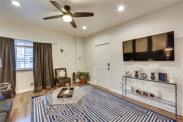 514 Knoll St, Central North Side, PA 15212 - living area featuring wood finished floors, a ceiling fan, recessed lighting, and baseboards