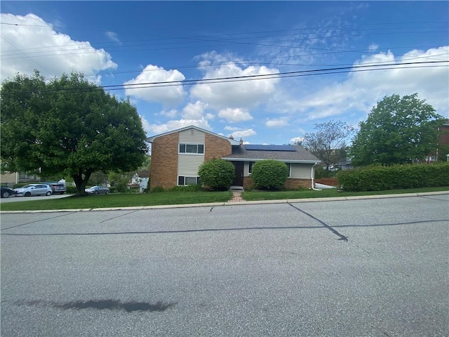 501 Kingsley Ave, Brentwood, PA 15227 - tri-level home with solar panels and brick siding