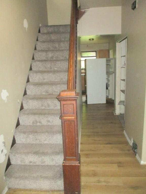 1528 Beaver Rd, Ambridge, PA 15003 - stairway with wood finished floors and baseboards