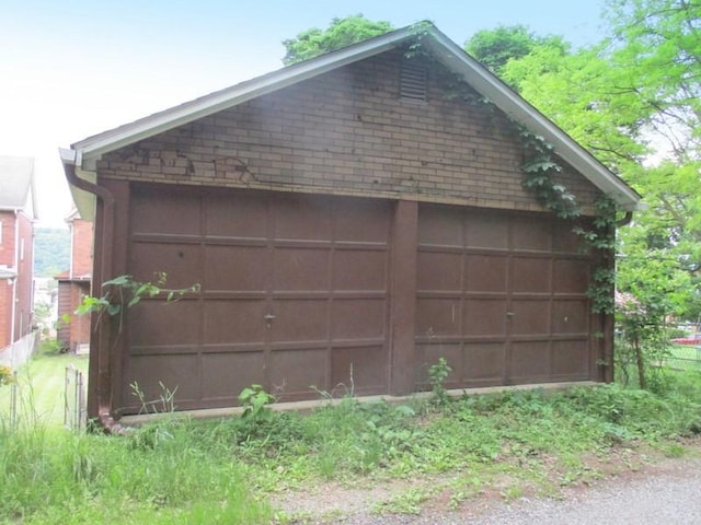 1528 Beaver Rd, Ambridge, PA 15003 - view of garage