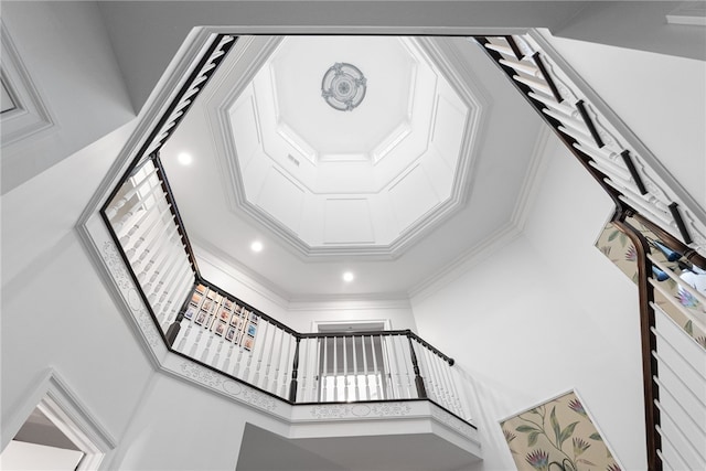 506 Villa Dr, Peters Twp, PA 15367 - detailed view of crown molding and recessed lighting
