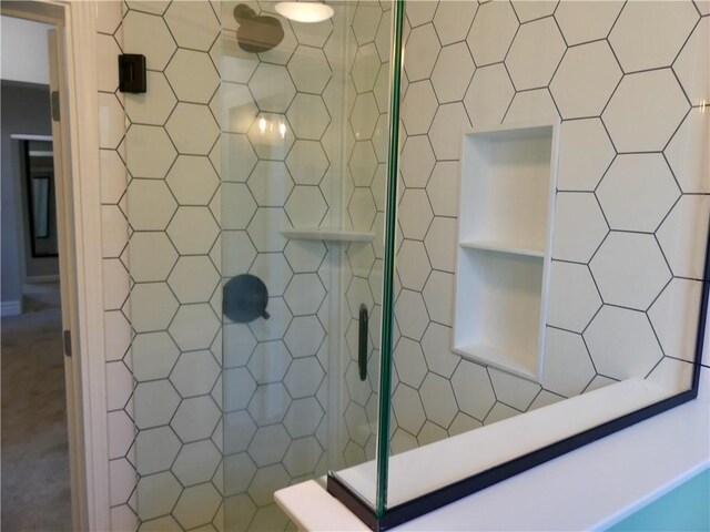5227 Dearborn St, Garfield, PA 15224 - full bath featuring tiled shower