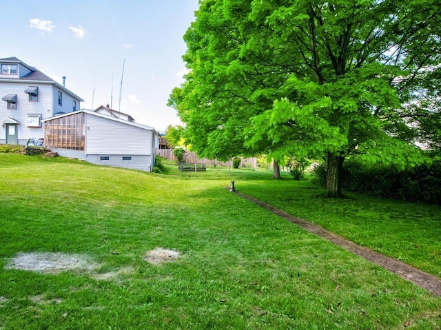 28 Line Ave, Ellwood City Law, PA 16117 - view of yard with a sunroom