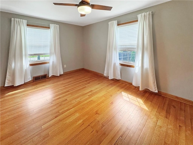940 Warren Ave, New Castle/4Th, PA 16101 - empty room with light wood-style flooring, a ceiling fan, and baseboards