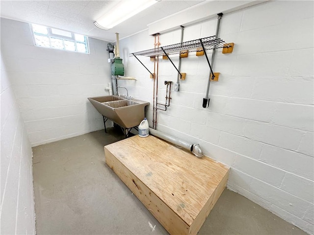 940 Warren Ave, New Castle/4Th, PA 16101 - below grade area with concrete block wall and a sink