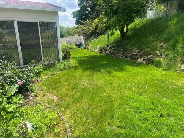 535 Glen Shannon Dr, Castle Shannon, PA 15234 - view of yard