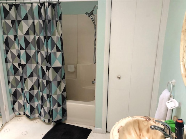 1 S Main St, Fairchance, PA 15437 - full bath featuring shower / tub combo with curtain and a sink