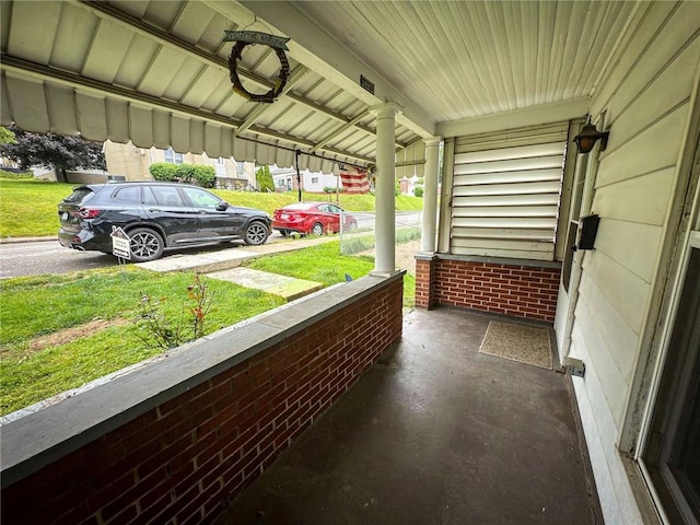 126 W Boyd Ave, City Of But Se, PA 16001 - covered porch with a lawn