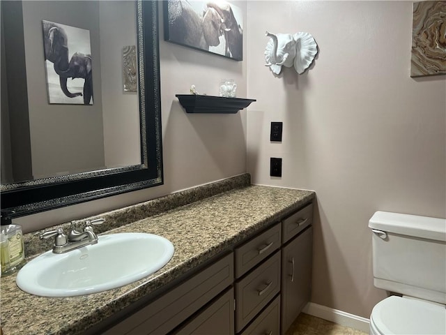 286 Windsor Rdg Unit 26, Neshannock Twp, PA 16105 - half bath featuring toilet, vanity, and baseboards
