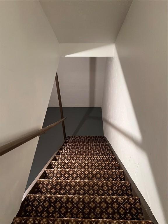 286 Windsor Rdg Unit 26, Neshannock Twp, PA 16105 - view of stairs