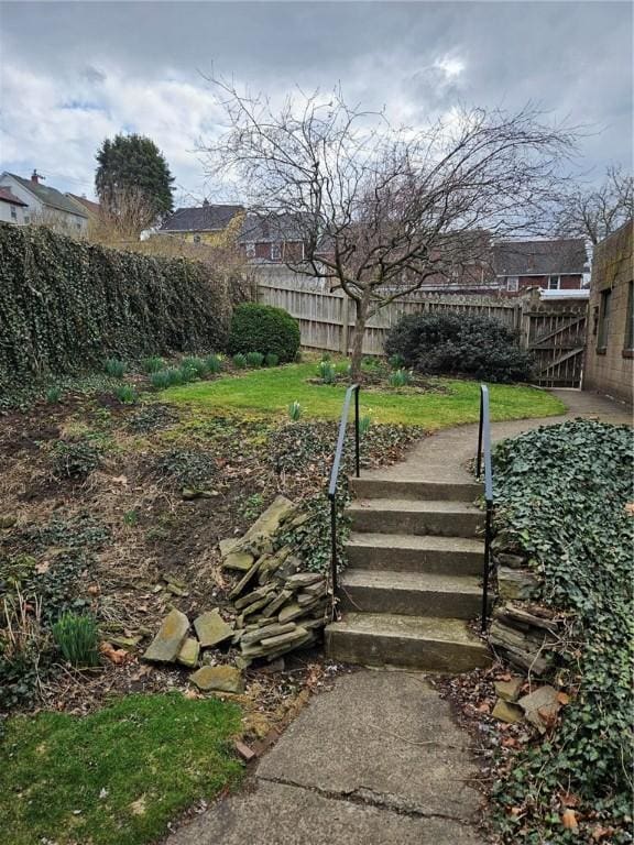 2120 Delaware Ave, Swissvale, PA 15218 - view of yard
