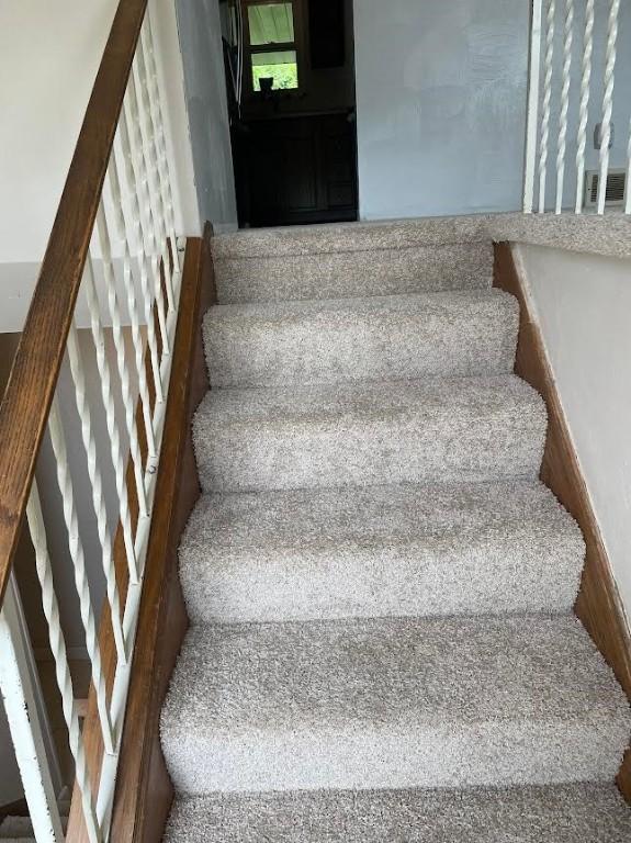 241 Willow Dr, Monroeville, PA 15146 - view of stairway