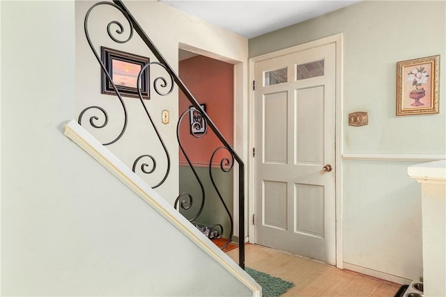 3329 Forest Rd, Bethel Park, PA 15102 - foyer featuring light wood-style floors