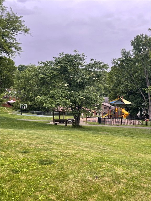 3329 Forest Rd, Bethel Park, PA 15102 - view of surrounding community
