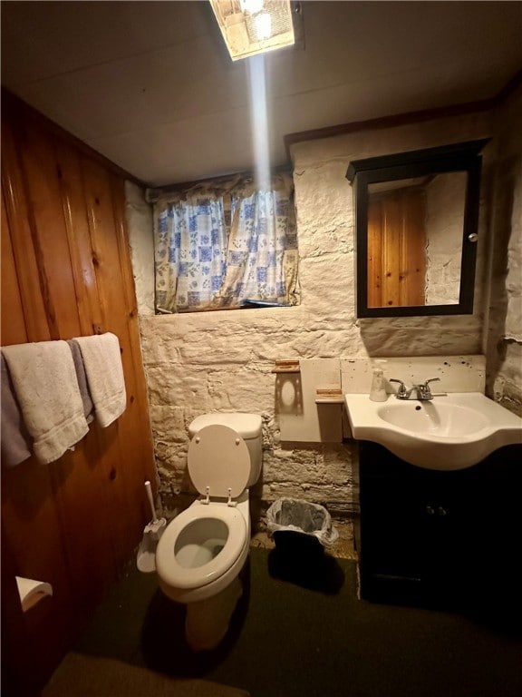 453 N W St, Waynsbrg/Frankln Twp, PA 15370 - half bath featuring toilet and vanity