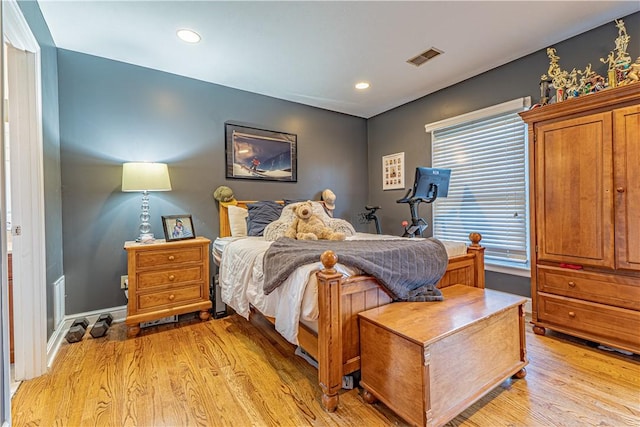 102 Maple Gln, Peters Twp, PA 15367 - bedroom featuring light wood-type flooring, recessed lighting, and baseboards