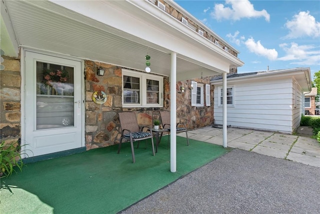 1068 Lakeview Dr, Unity Twp, PA 15650 - view of porch