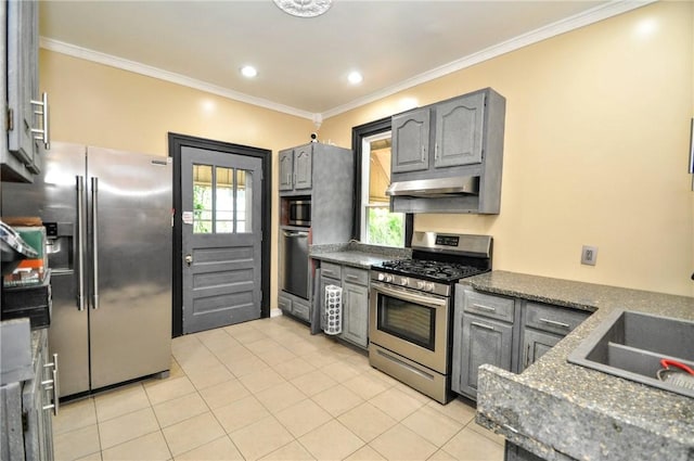 222 Orchard Ave, Canonsburg, PA 15317 - kitchen with stainless steel appliances, a sink, gray cabinetry, crown molding, and under cabinet range hood