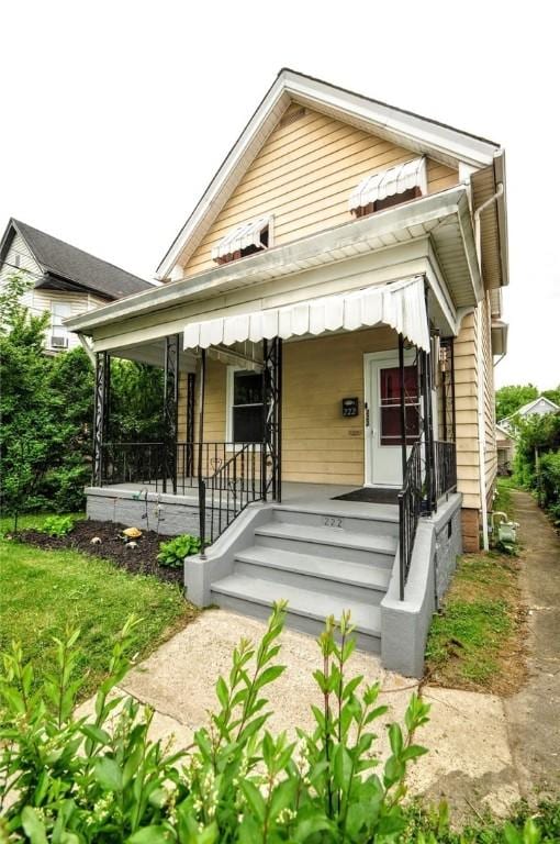 222 Orchard Ave, Canonsburg, PA 15317 - view of front of home with a porch