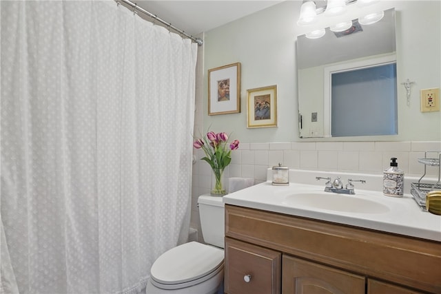 5 Bayard Rd Unit 913, Shadyside, PA 15213 - full bath featuring toilet, vanity, tile walls, and curtained shower