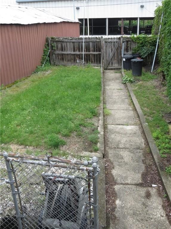 2317 Sidney St, South Side, PA 15203 - view of yard