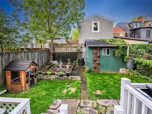 347 Spahr St, Shadyside, PA 15232 - view of yard with a garden