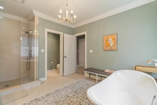 1690 Shelburne Ln, Squirrel Hill, PA 15217 - bathroom featuring a shower stall, toilet, a chandelier, crown molding, and a freestanding tub
