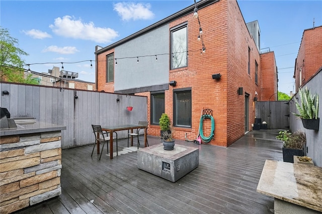 204 Bailey Ave, Mt Washington, PA 15211 - deck with a fenced backyard and outdoor dining space