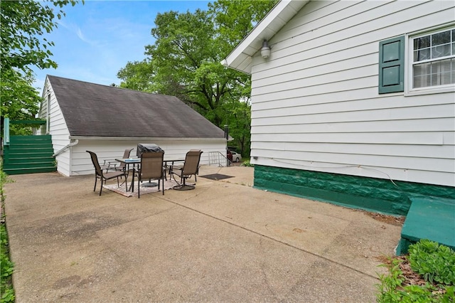 2418 Graceland Rd, Neshannock Twp, PA 16105 - view of patio featuring outdoor dining space