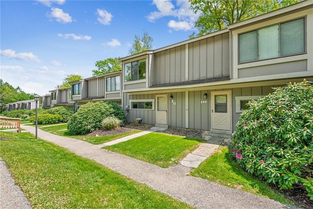 20 Craighead Dr, Hidden Valley, PA 15502 - multi unit property with board and batten siding and a front lawn