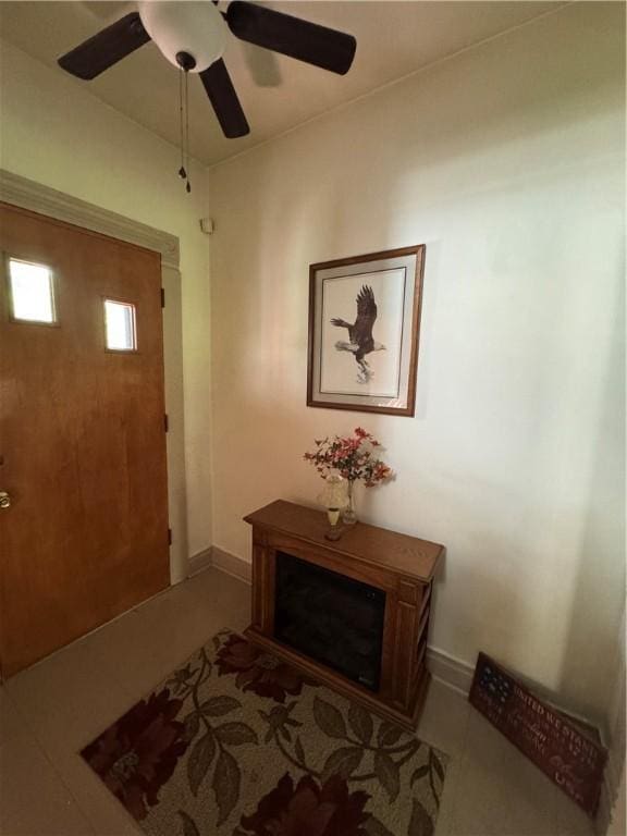 509 N Mercer St, New Castle/1St, PA 16101 - entryway featuring a ceiling fan and baseboards