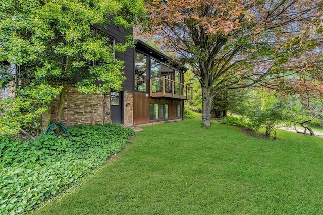 439 Pleasant Hill Rd, Allegheny Twp Wml, PA 15656 - view of grassy yard