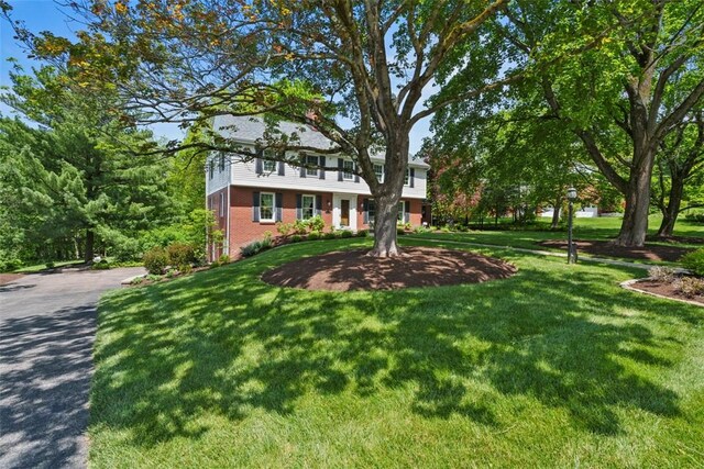 111 Maple Dr, Pine Twp Nal, PA 15090 - view of front of house featuring brick siding and a front yard