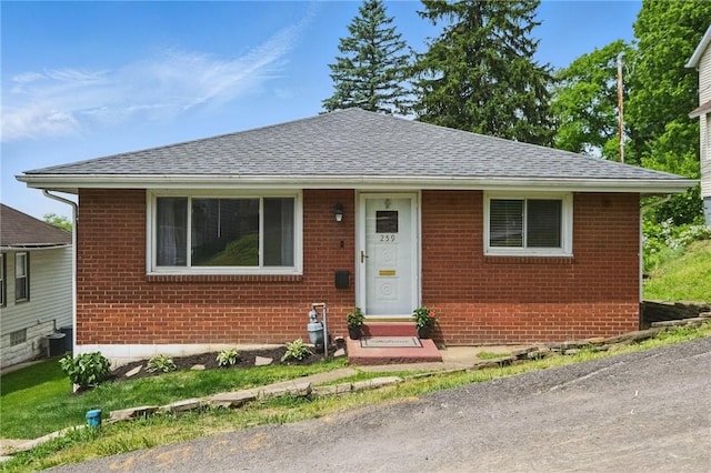 259 Allison Ave, Emsworth, PA 15202 - bungalow featuring brick siding and a shingled roof