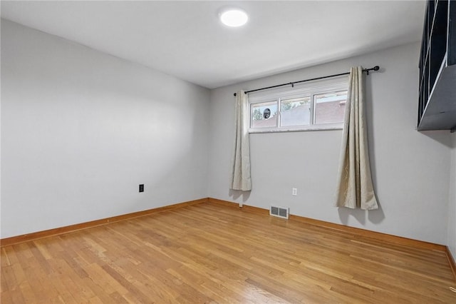 259 Allison Ave, Emsworth, PA 15202 - empty room featuring light wood finished floors and baseboards