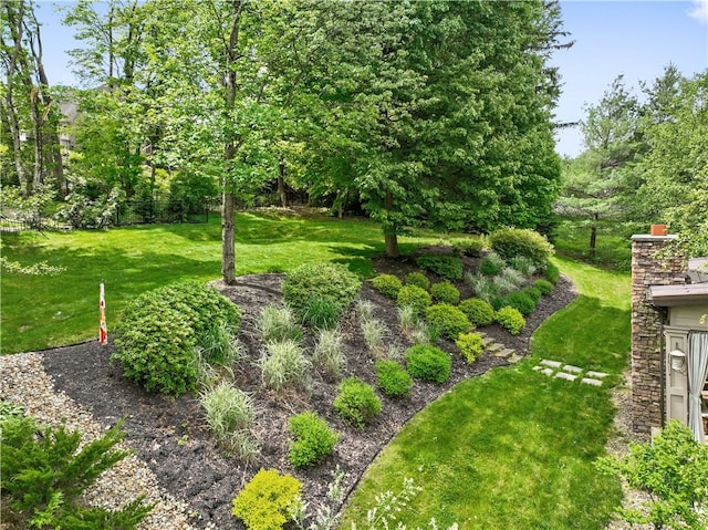 321 Ivy Dr, Pine Twp Nal, PA 15044 - view of grassy yard