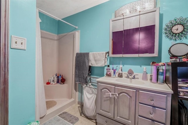 346 Pine St, Ambridge, PA 15003 - full bath with a shower stall and vanity