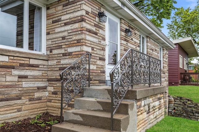 920 Maple Ave, Castle Shannon, PA 15234 - doorway to property featuring stone siding