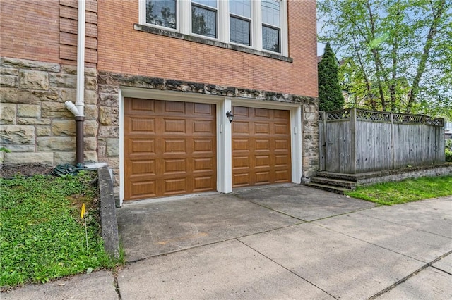 1800 Wightman St, Squirrel Hill, PA 15217 - garage featuring concrete driveway