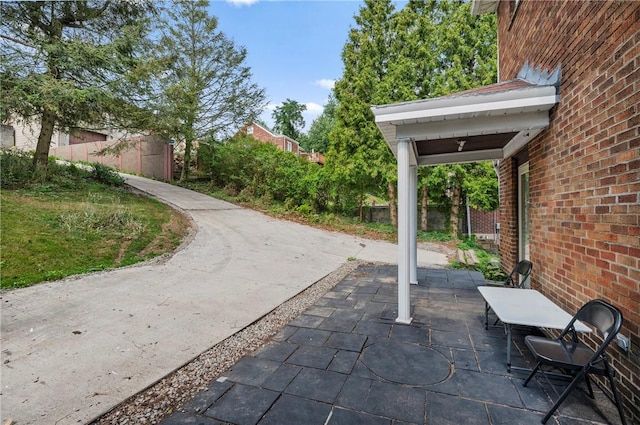 210 E Willock, Brentwood, PA 15227 - view of patio / terrace