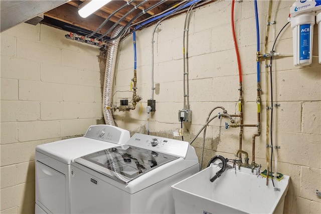 360 Orr Ave, Allegheny Twp, PA 15613 - laundry room with washing machine and clothes dryer