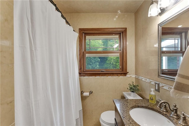 360 Orr Ave, Allegheny Twp, PA 15613 - full bath featuring tile walls, vanity, and curtained shower