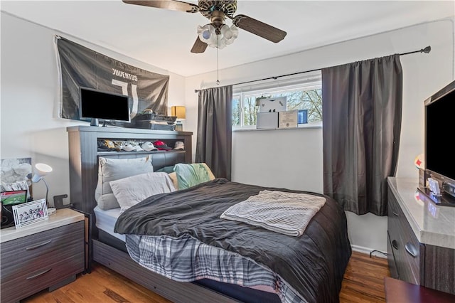 2092 Arnold Acres Dr, Banksville/Westwood, PA 15205 - bedroom with wood finished floors and ceiling fan