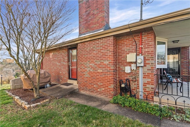 2092 Arnold Acres Dr, Banksville/Westwood, PA 15205 - entrance to property with a chimney and brick siding