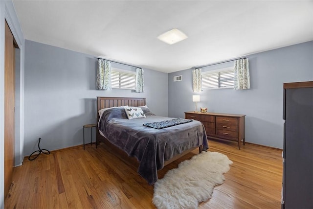1111 Oriole Dr, Green Tree, PA 15220 - bedroom featuring light wood-style flooring and baseboards