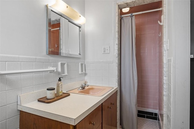 1111 Oriole Dr, Green Tree, PA 15220 - full bathroom featuring vanity, tile walls, and a tile shower
