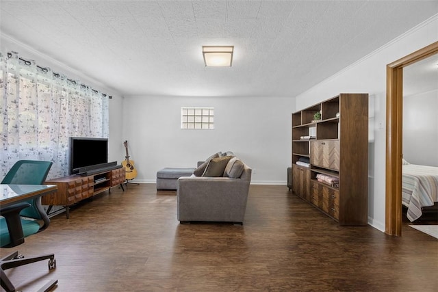 1111 Oriole Dr, Green Tree, PA 15220 - living area featuring dark wood-type flooring and baseboards